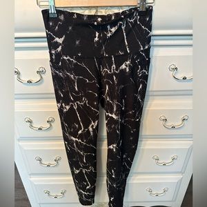 Old Navy Powersoft 7/8 Leggings with Side Pockets, Size Medium